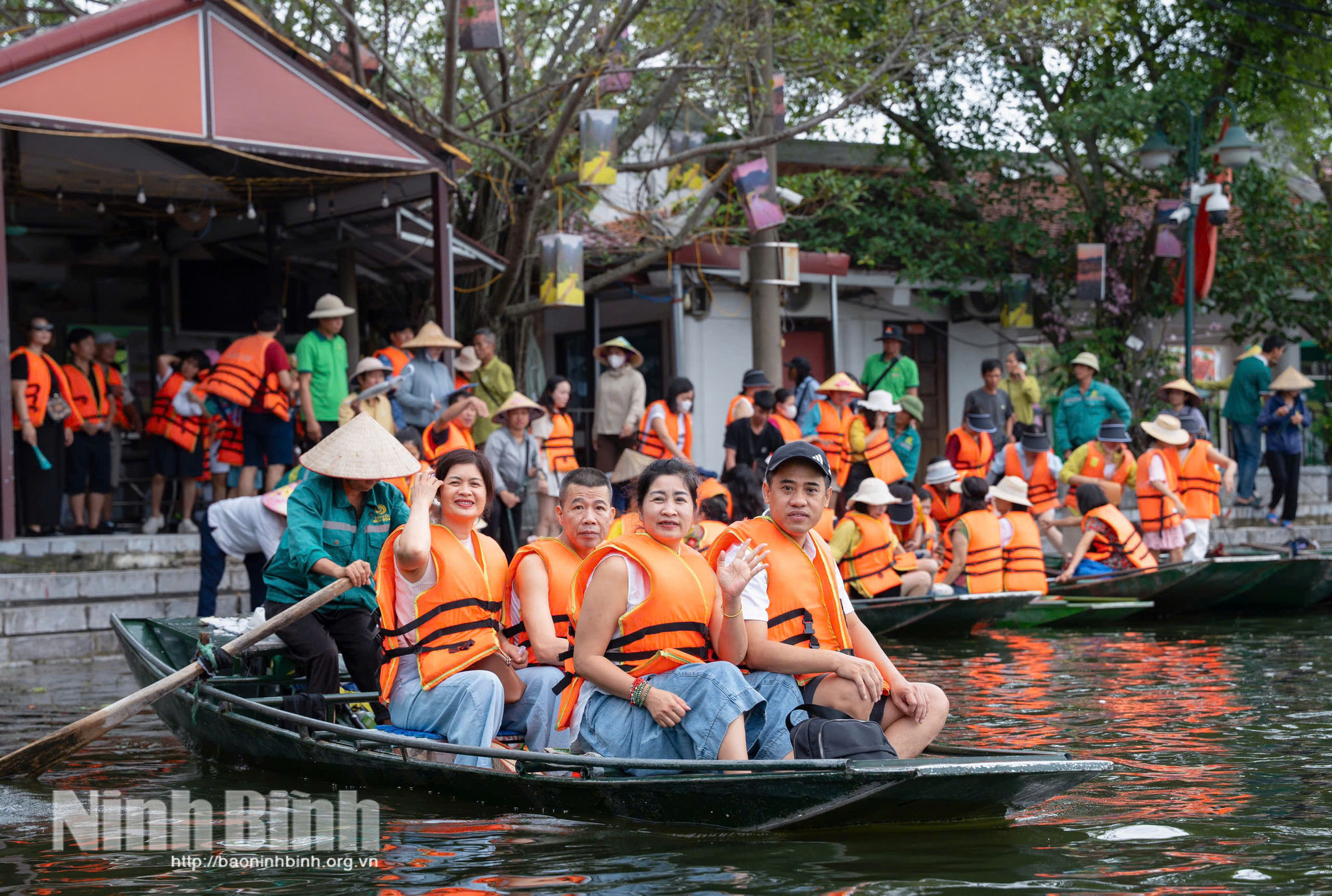 tam-coc-nghi-le-61f7.jpg
