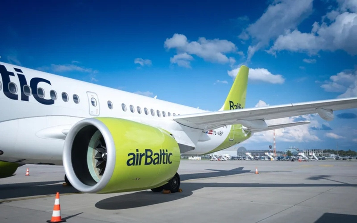 airBaltic 1
