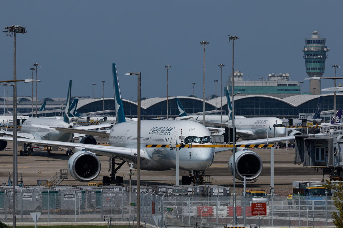Cathay Pacific 4