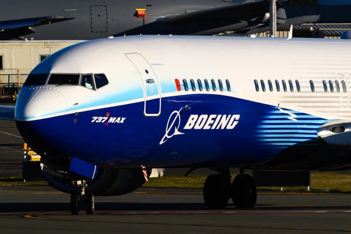 Boeing 737 MAX 10