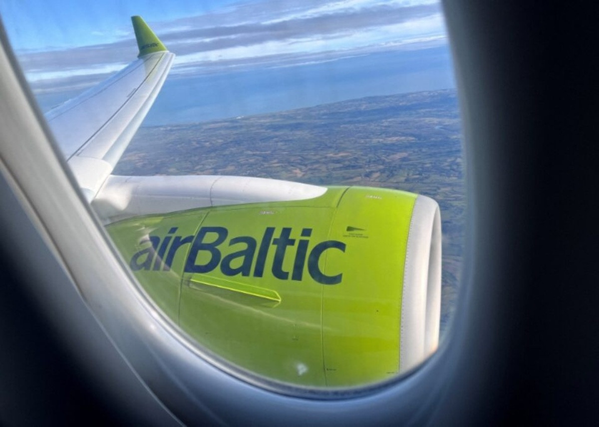 airBaltic 3