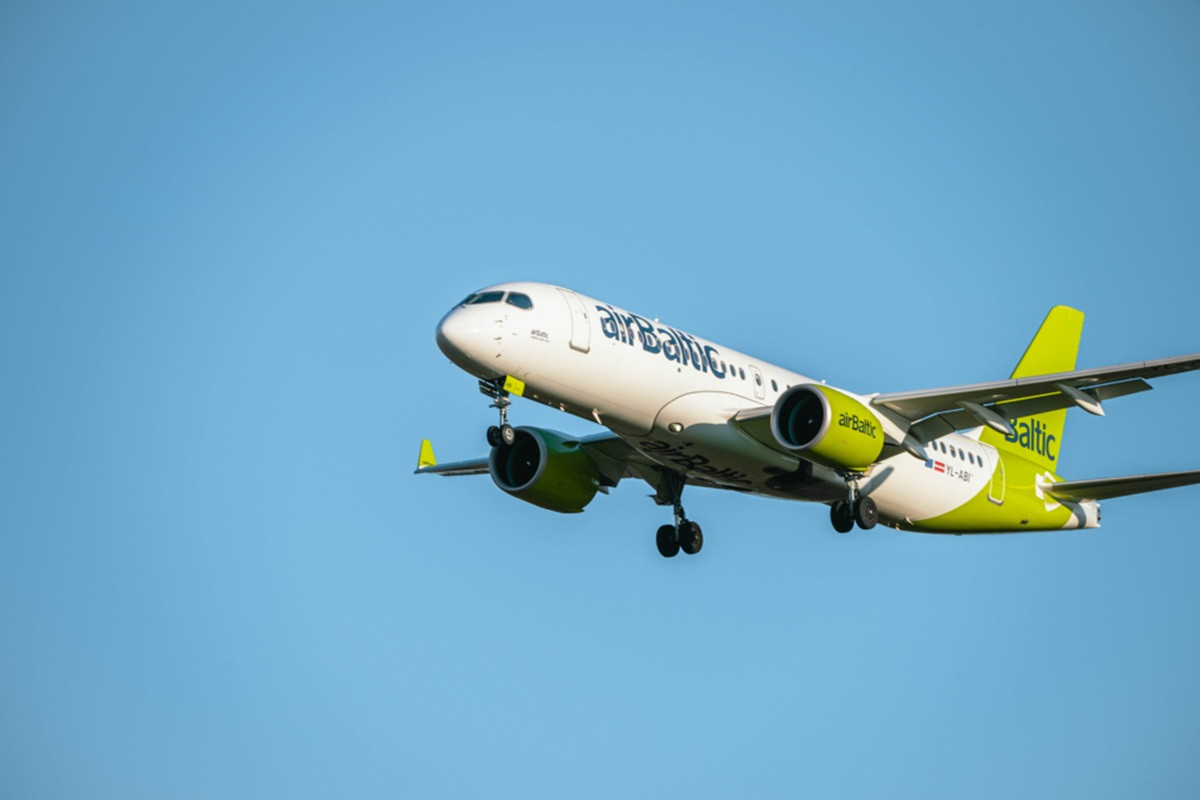 airBaltic 8