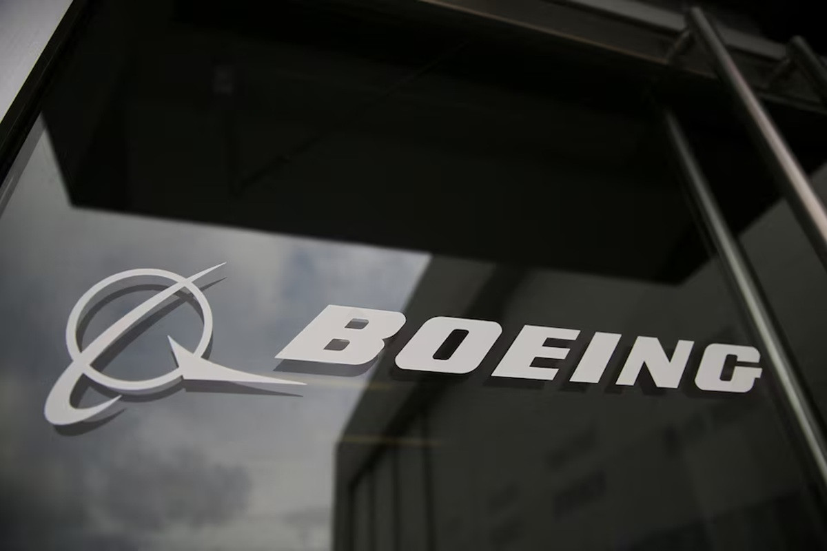 Boeing 1
