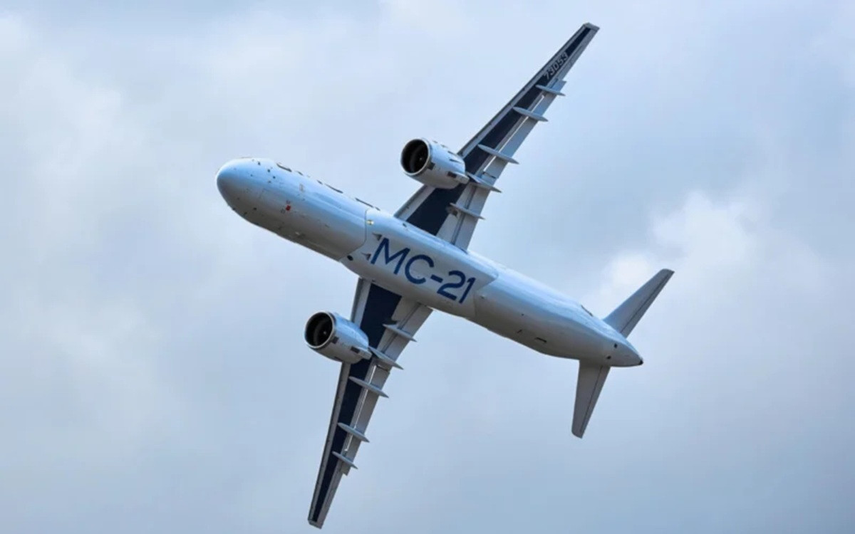 mc-21-310.jpg