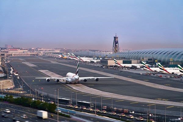 san-bay-dubai.jpg