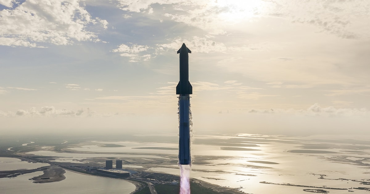 Tên lửa khổng lồ Starship vừa được SpaceX phóng lên vũ trụ sở hữu công ...