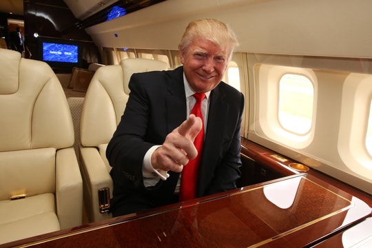 Chiếc Boeing 757 ‘Trump Force One’: Cũ kỹ nhưng đậm chất Donald Trump