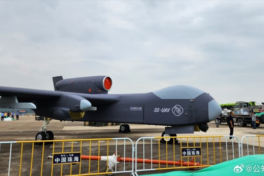Trung Quốc có thể triển khai đội UAV giữa không trung từ tàu mẹ 10 tấn