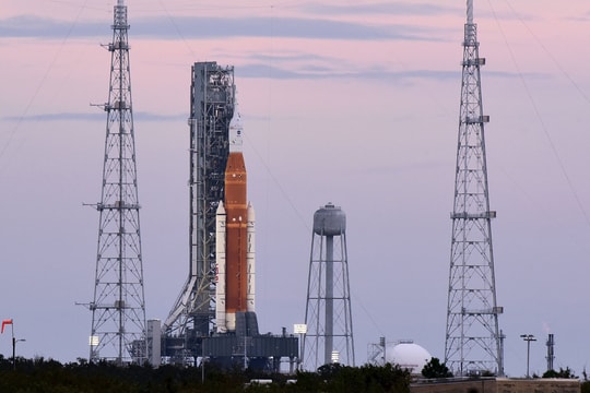 NASA tiếp tục trì hoãn kế hoạch khám phá Mặt Trăng