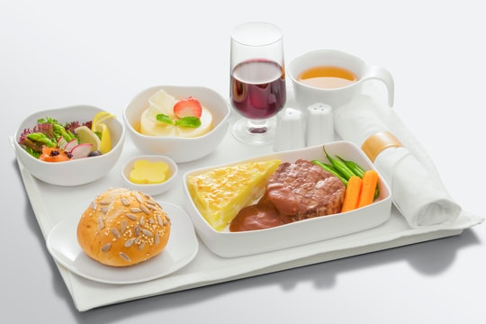 Chính thức ký hợp đồng với 2 doanh nghiệp trong dự án suất ăn hàng không tại sân bay Long Thành