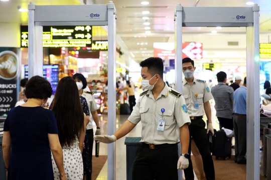 COVID-19 trở lại ở nhiều nước châu Á, hàng không và y tế Việt Nam kích hoạt sẵn sàng phòng dịch