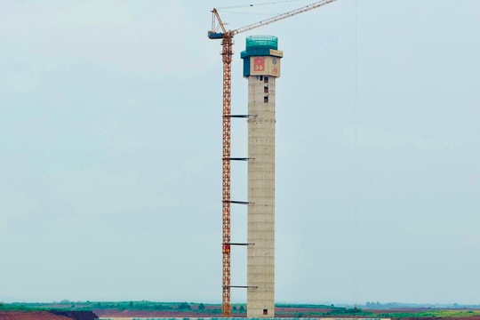 Ký hợp đồng mua radar phục vụ Cảng hàng không quốc tế Long Thành