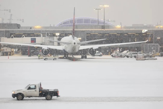 Bão mùa đông càn quét, hơn 3.000 chuyến bay ở Mỹ bị hủy
