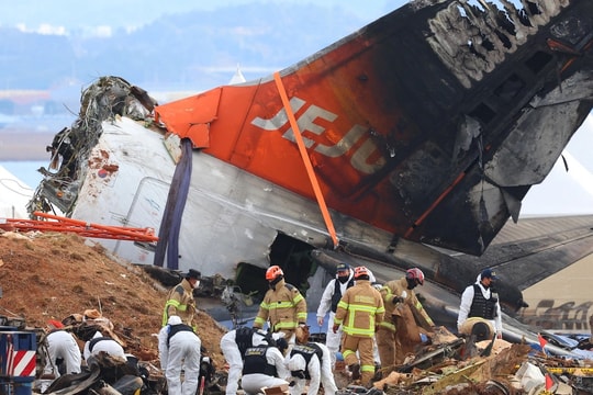 Hộp đen máy bay Jeju Air ngừng hoạt động 4 phút trước tai nạn