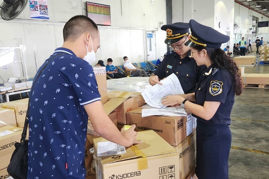 Phát hiện buôn lậu qua đường hàng không bằng quy trình kiểm tra mới