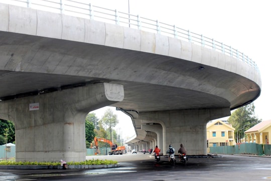 Thông xe hai tuyến đường kết nối đến sân bay Tân Sơn Nhất