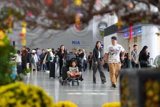 Khách bay tăng kỷ lục, hàng không Việt chạm đỉnh 2,5 triệu lượt khách dịp Tết Ất Tỵ