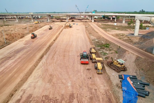 Ưu tiên nguồn đất, cát cho các dự án giao thông trọng điểm phía Nam