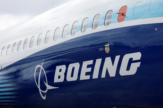 Giới chức Mỹ cân nhắc biện pháp cứng rắn hơn với Boeing