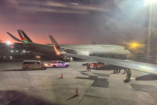 Động cơ phát nổ trên không, máy bay của Malaysia Airlines phải quay đầu