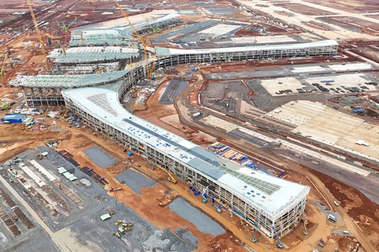 Khu thương mại tự do đầu tiên ở Việt Nam kết nối cả cảng biển và sân bay