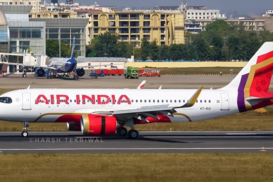 Pakistan đóng cửa không phận, hàng không Ấn Độ lao đao