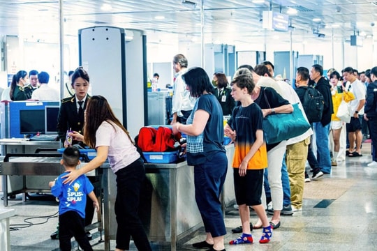 Các sân bay dự kiến đón 2,4 triệu lượt khách dịp lễ 30/4-1/5