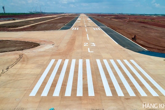 Phấn đấu sớm chuyển toàn bộ chuyến bay quốc tế từ Tân Sơn Nhất về Long Thành