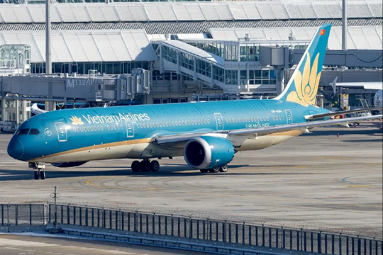 Máy bay Vietnam Airlines chuyển hướng hạ cánh để cấp cứu hành khách