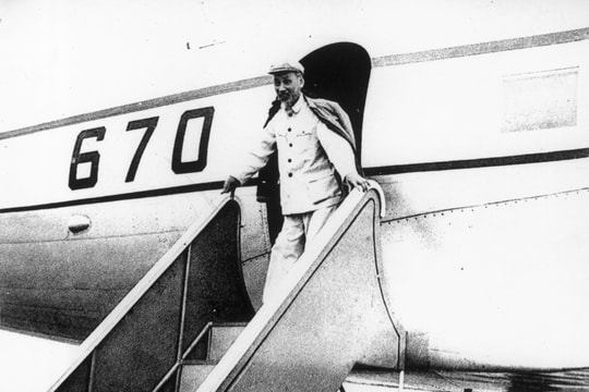 Bác Hồ với ngành hàng không: Tầm nhìn dẫn lối những cánh bay Việt