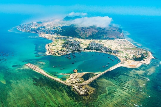 Côn Đảo, Lý Sơn... Lấn biển để bay