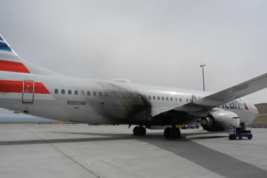 Phát hiện nguyên nhân vụ cháy động cơ Boeing 737 của American Airlines