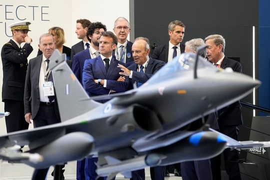 Triển lãm hàng không Paris xoay trục sang chủ đề quân sự giữa lo ngại chiến tranh