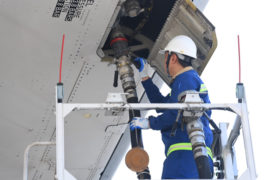 Năm 2026, nhiên liệu bay chịu thuế bảo vệ môi trường 1.500 đồng/lít