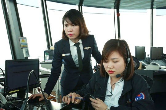 Bay mùa mưa bão: Mỗi lần đổi hướng là một quyết định “cân não”