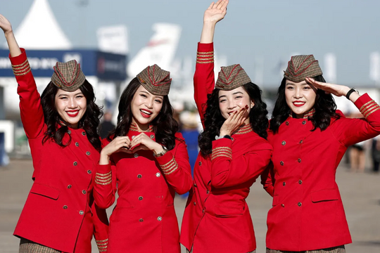 Những hình ảnh ấn tượng tại Paris Air Show 2025