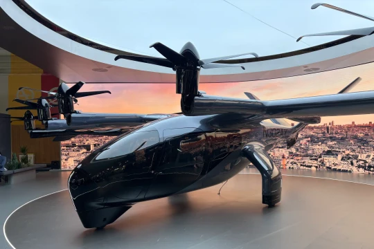 Tích hợp AI vào công nghệ lái taxi bay, giúp trả lời nhanh trong trường hợp khẩn cấp