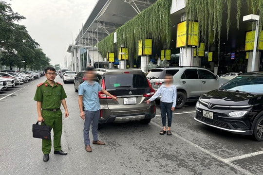 Lật tẩy chiêu lừa khách tại Nội Bài: Thu tiền qua app giả