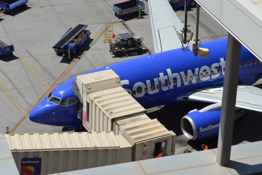 Southwest Airlines giảm thiểu rủi ro từ "lon nước phát nổ"