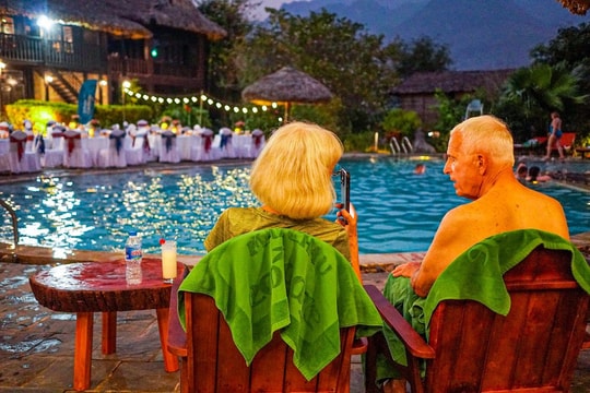 Về Hòa Bình sống như người Mường, Dao, Thái