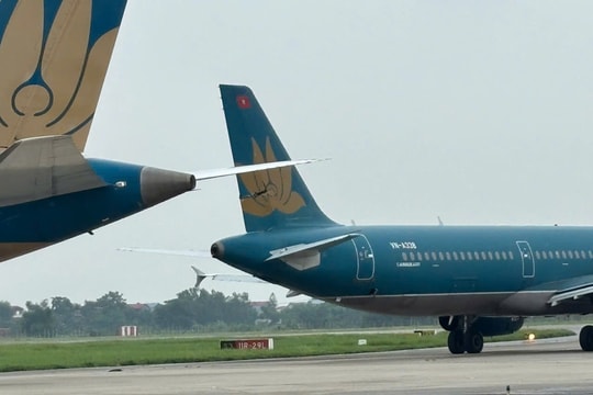 Đình chỉ 4 phi công trong vụ 2 máy bay va chạm tại Nội Bài