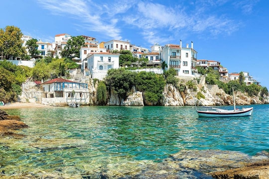 Hy Lạp thu phí du thuyền để kiểm soát lượng khách đổ về các đảo