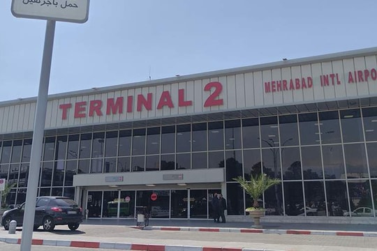 Iran mở lại không phận và phần lớn sân bay trên cả nước