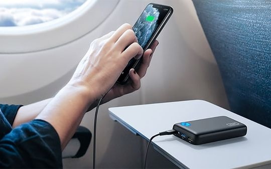 Sạc dự phòng: Được mang theo nhưng không được dùng trên máy bay