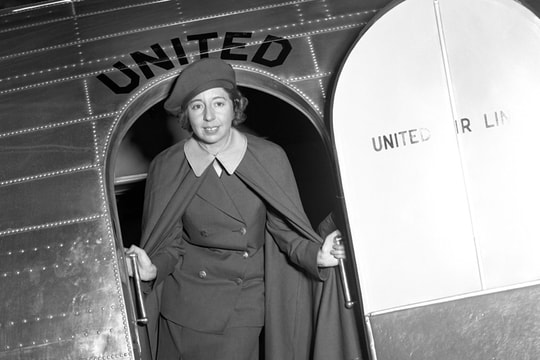 Hành trình phi thường của nữ tiếp viên hàng không đầu tiên trên thế giới