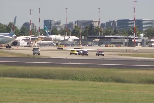 Canada bắt giữ nghi phạm cướp máy bay