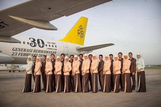 Royal Brunei tái xuất bầu trời London