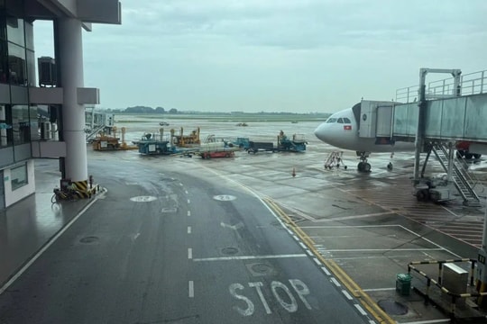 Cục Hàng không Việt Nam họp khẩn bàn cách ứng phó bão số 3