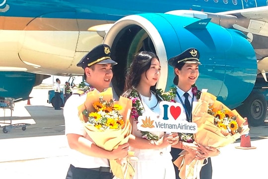 Vietnam Airlines hợp tác quảng bá du lịch Khánh Hòa