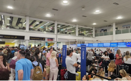 Báo động cháy khiến United Airlines tạm dừng bay toàn quốc